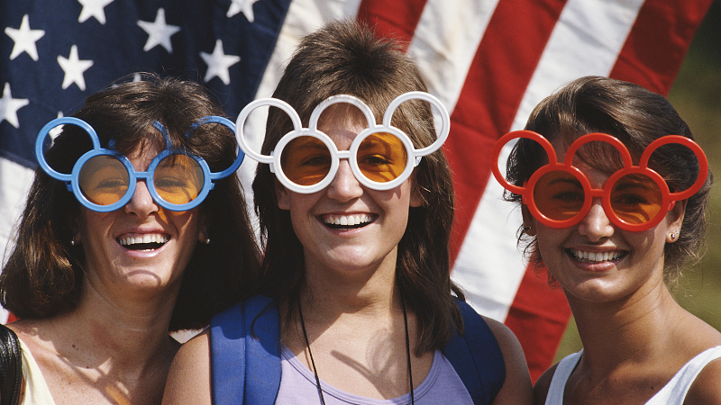 Illustration for article titled 19 Pairs of Batshit-Crazy Sunglasses from the 1980s